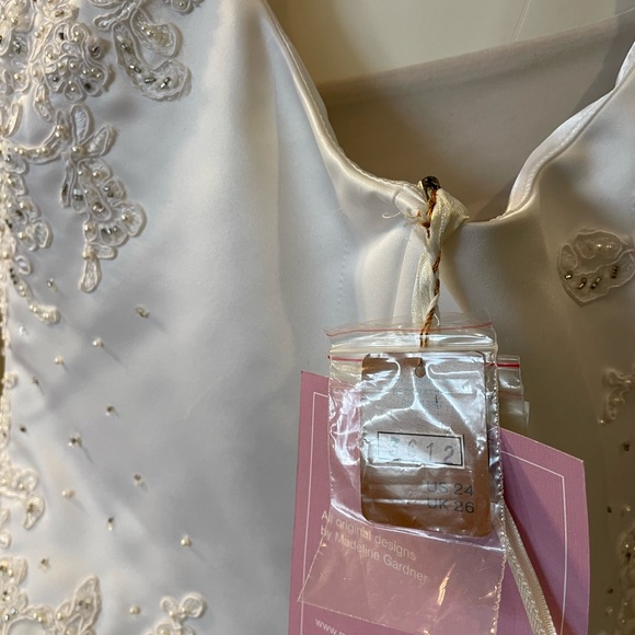 Mori Lee By Madeline Gardner Wedding Dress Size 24 NWT - Picture 15 of 16